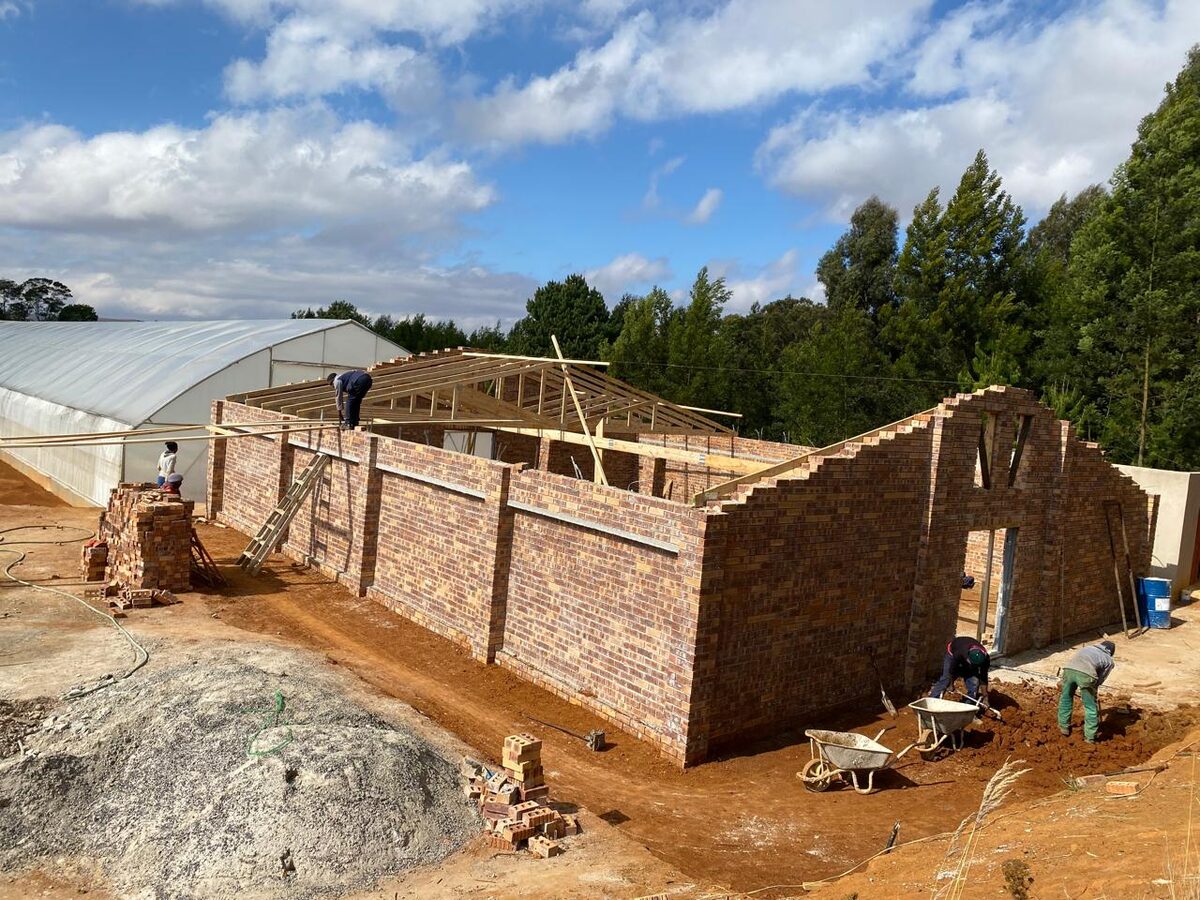 Building the Ezulwini Africa fish shed and aquaponic tunnel in Dullstroom, Mpumalanga
